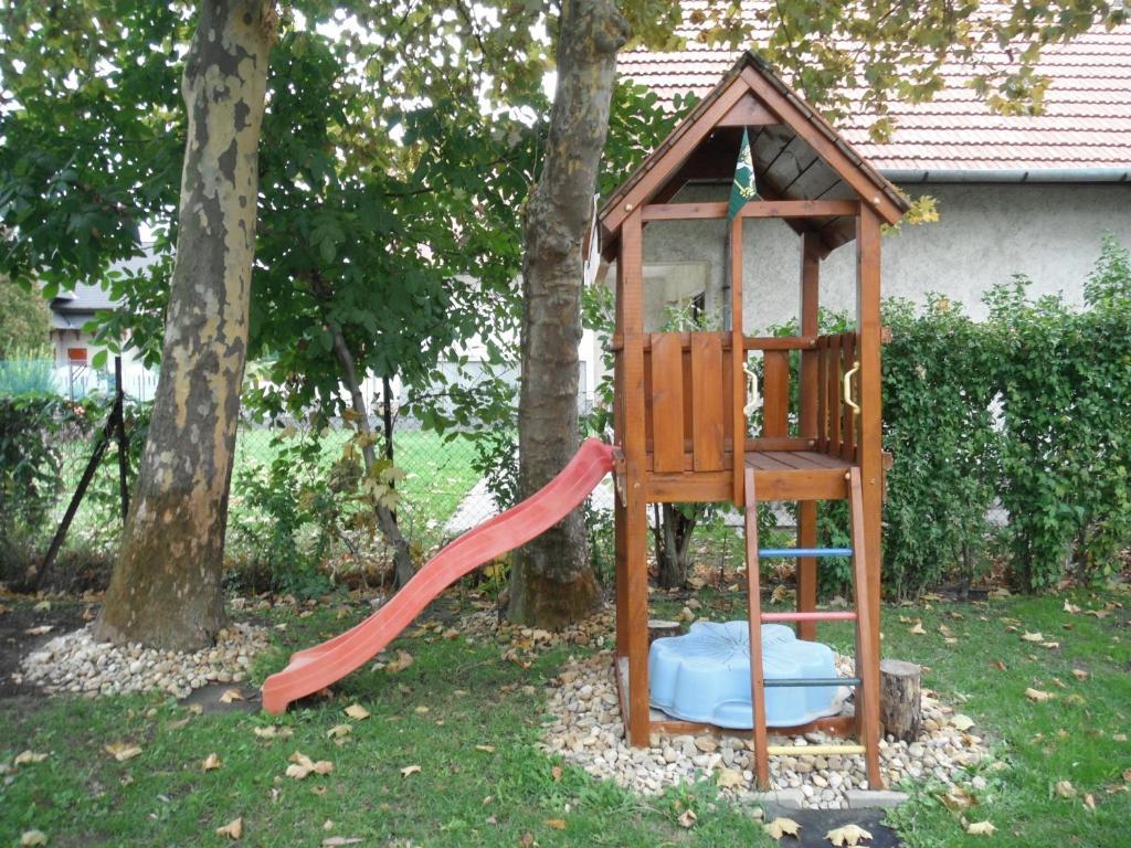 Csokonai Guesthouse ซามาร์ดี ภายนอก รูปภาพ